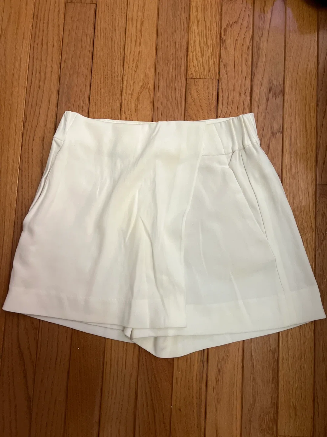 Babaton White Skort