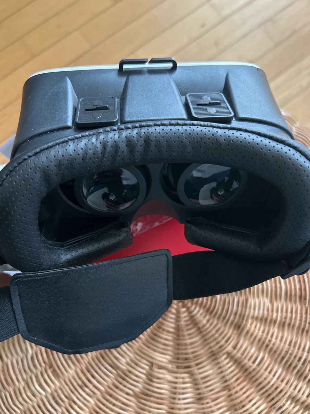 Evo VR Headset with Bluetooth Remote Controller