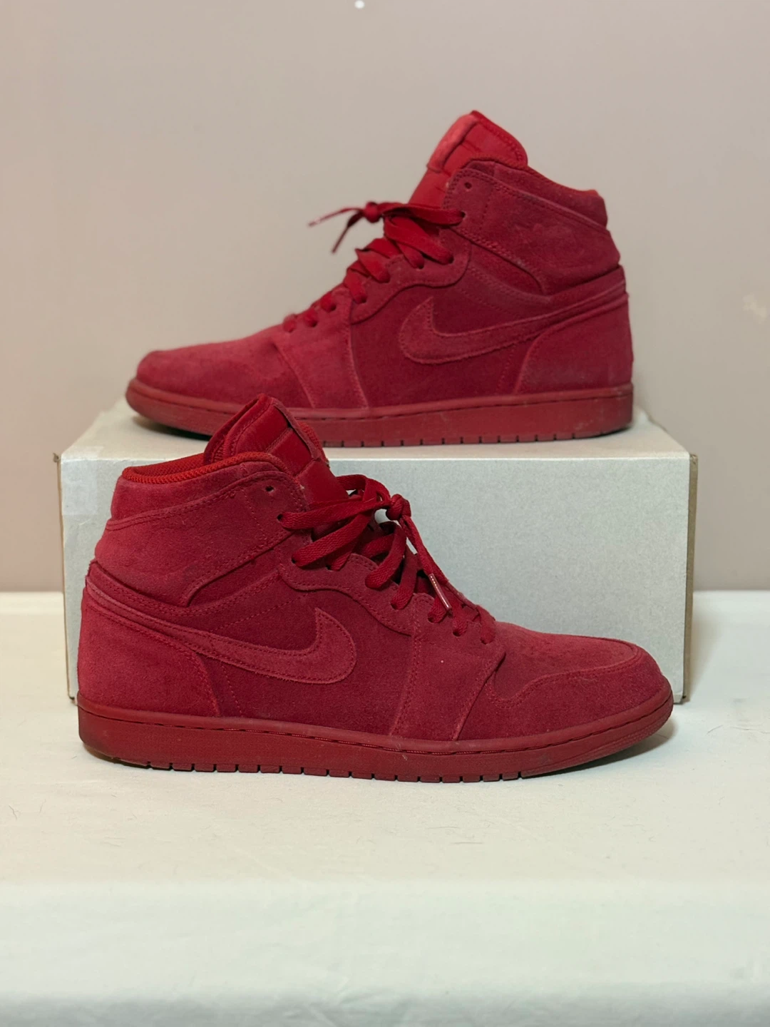 Nike Air Jordan 1 Mid Red Suede, US 11