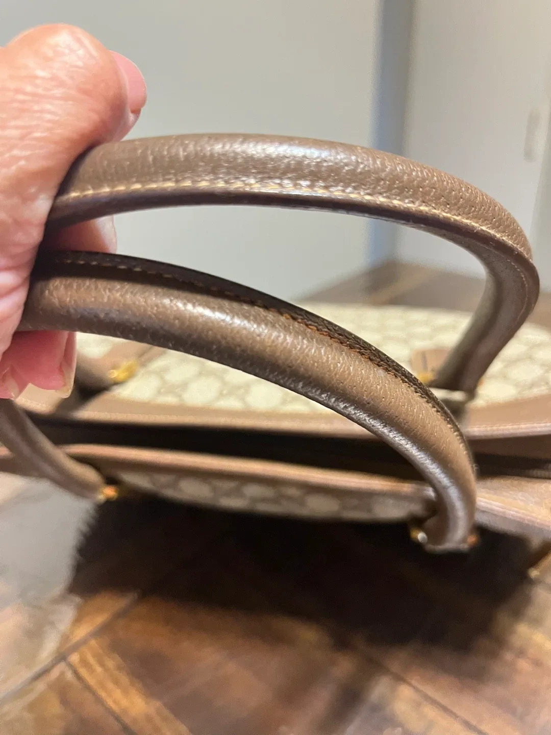 Gucci GG Canvas Handbag image indicator(6)