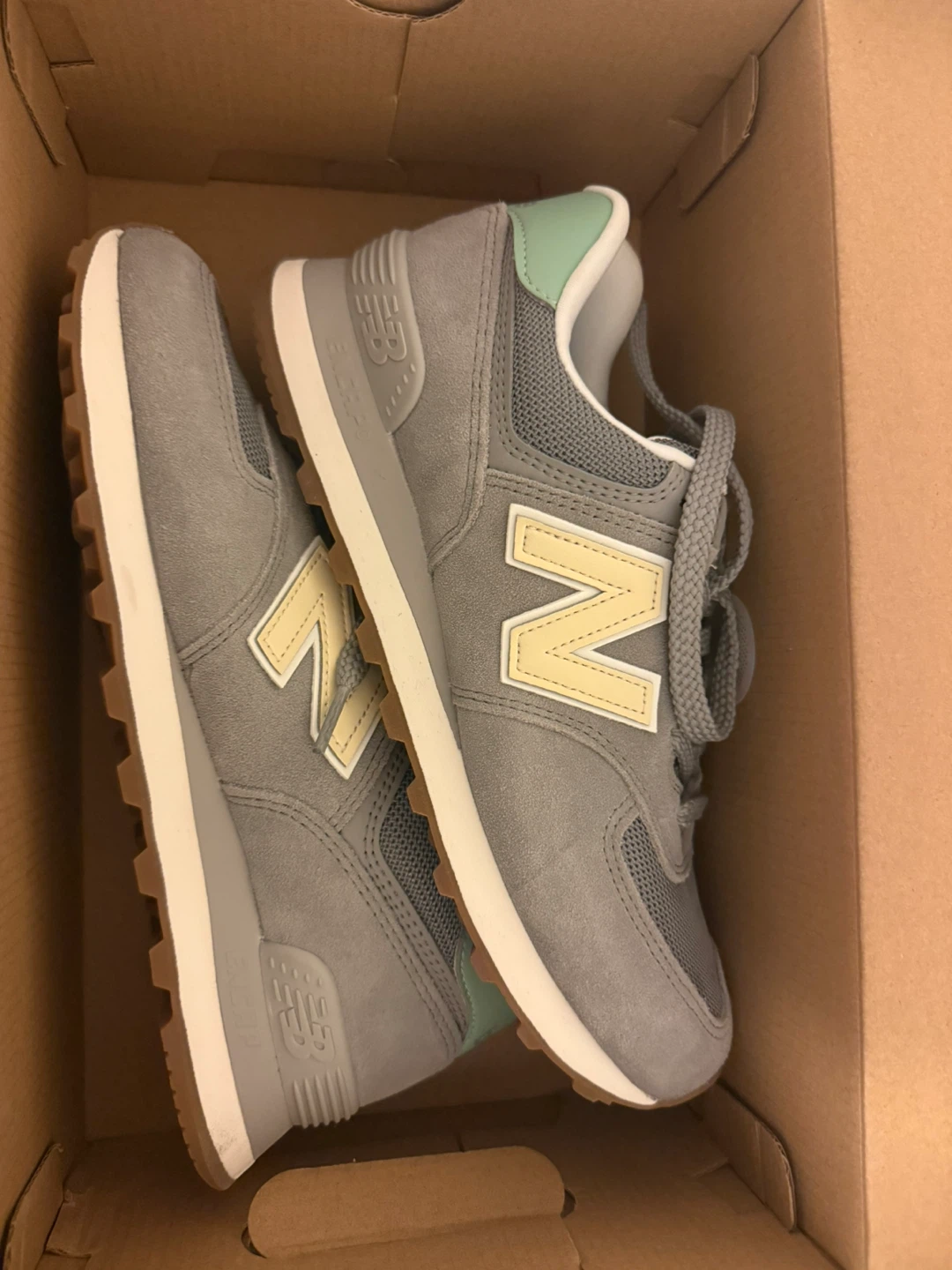 New Balance WL574RB Grey Sneakers - US 9
