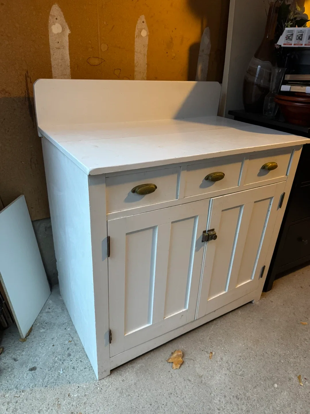 White Wooden Cabinet image indicator(2)