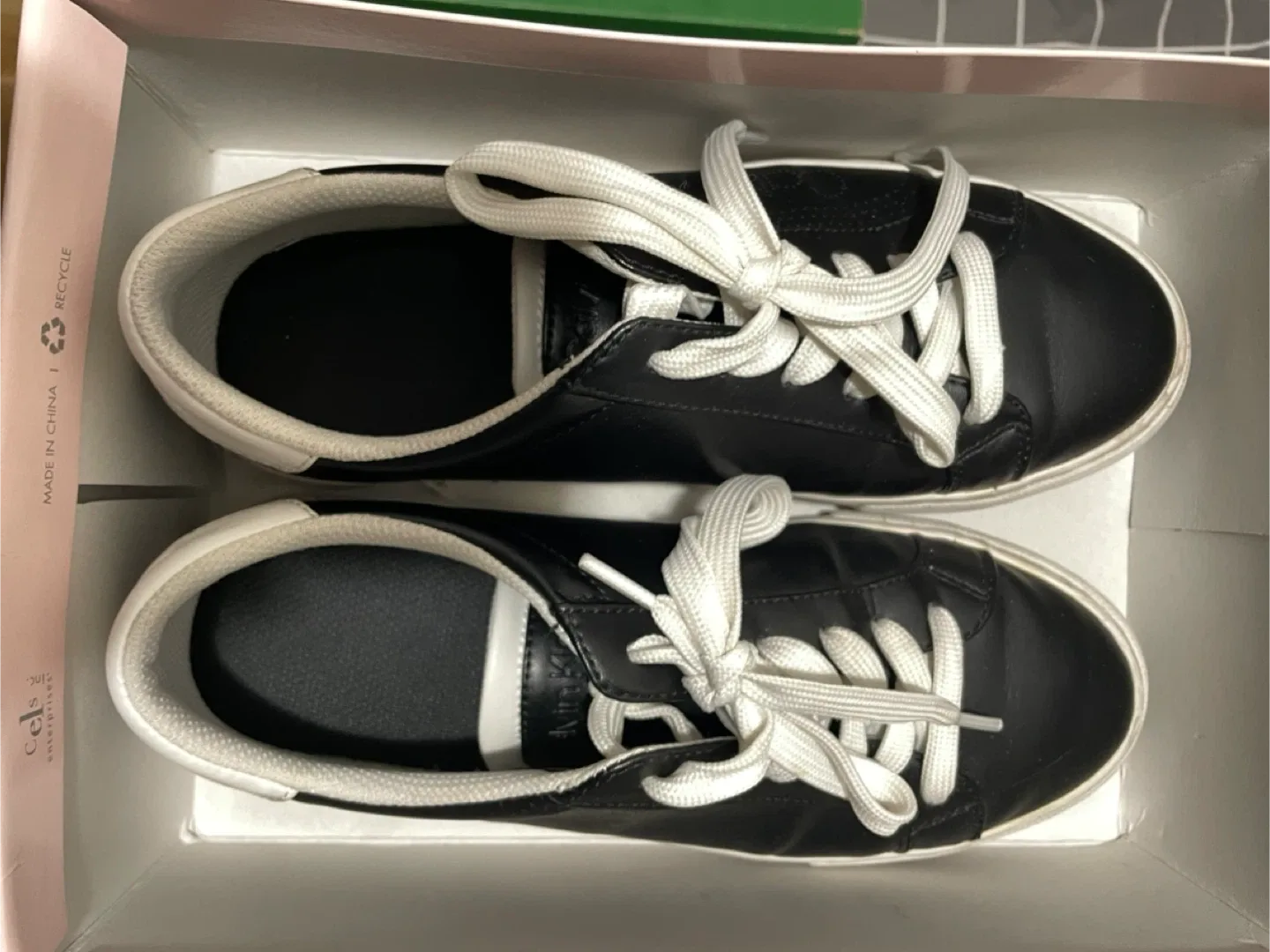 Black sneakers (Calvin Klein) in good condition