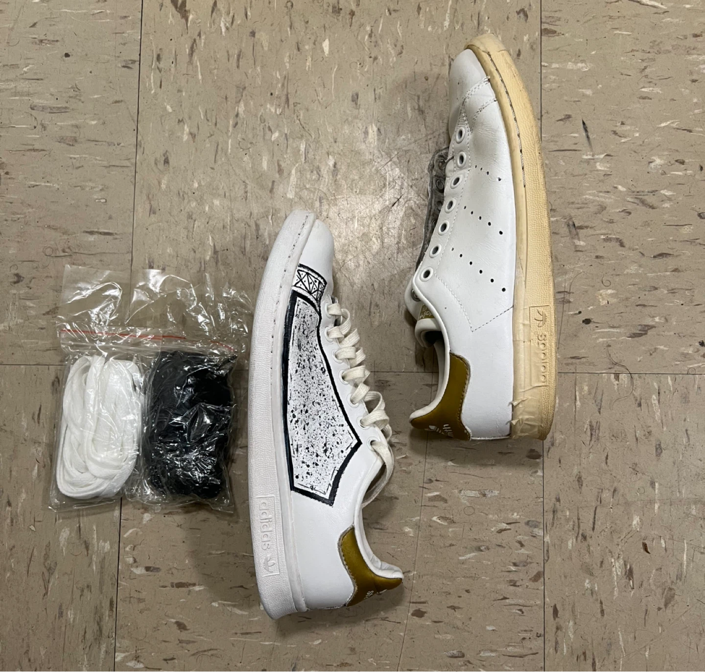 SIZE 6.5M Painted Adidas Stan Smiths - photo 3