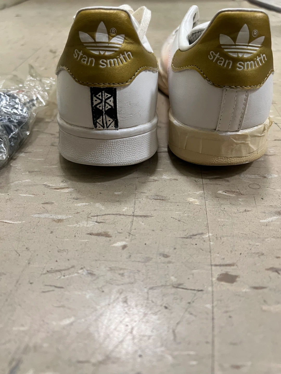 SIZE 6.5M Painted Adidas Stan Smiths - photo 4
