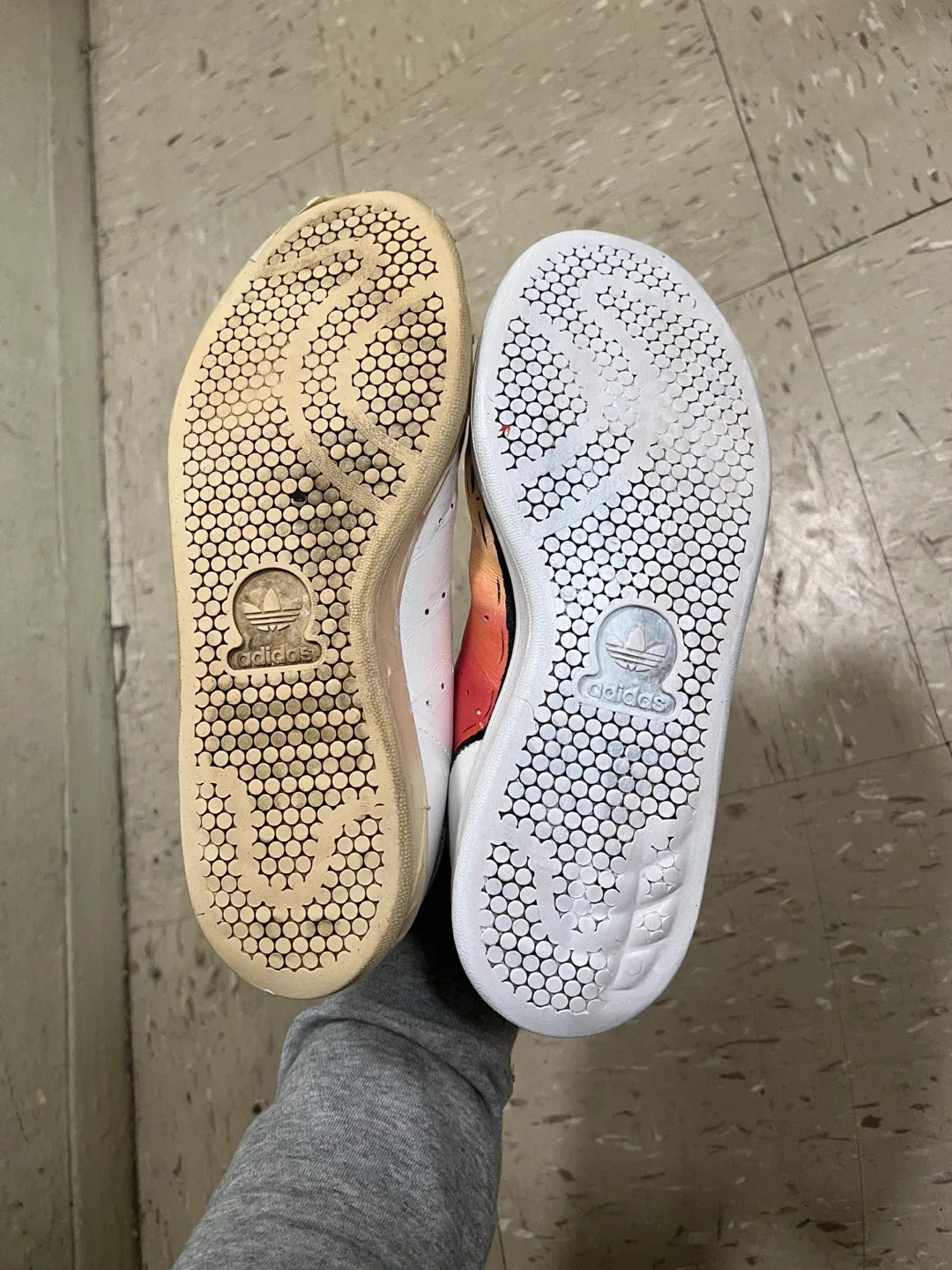 SIZE 6.5M Painted Adidas Stan Smiths image indicator(6)