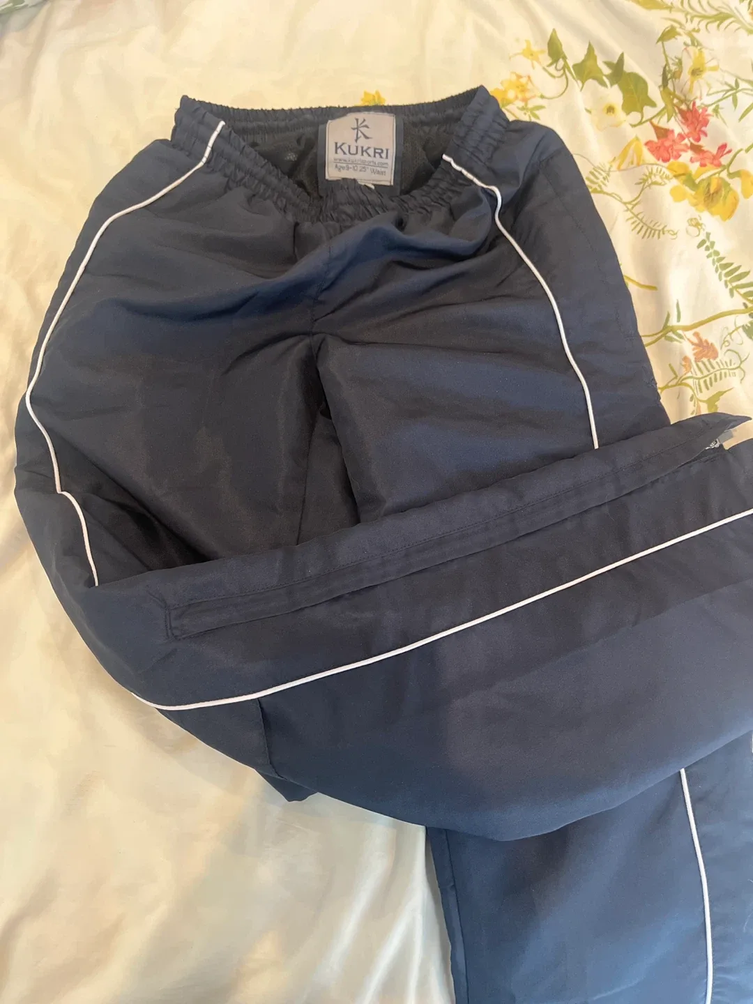 Kukri Sports Pants - Size 26/25 Waist