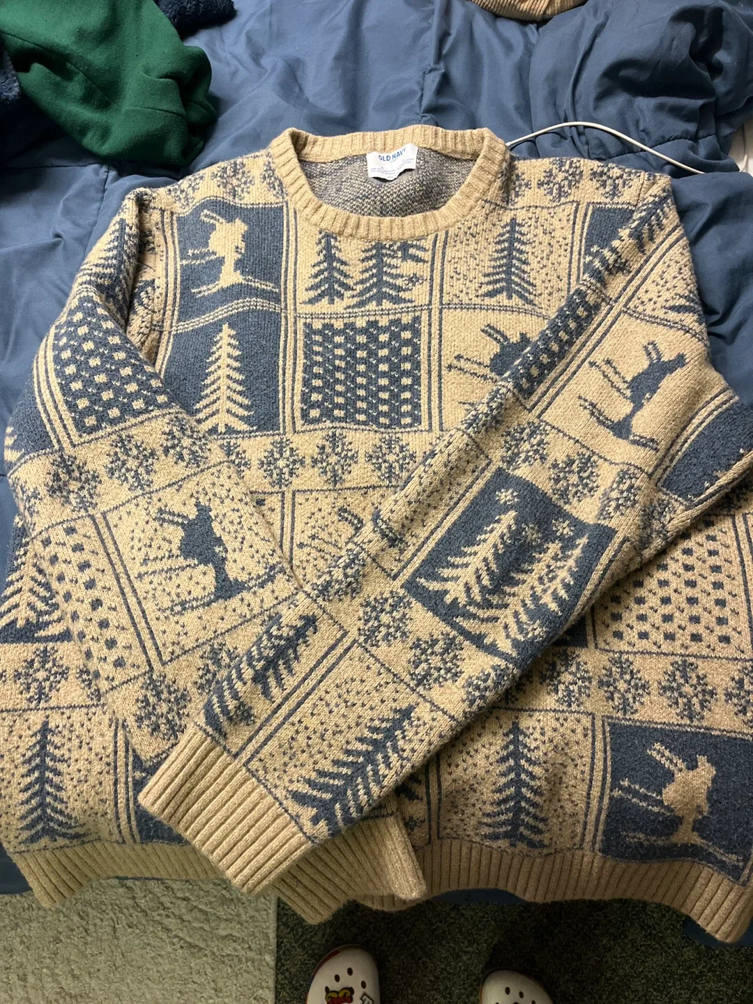 Old Navy Patterned Crew Neck Sweater