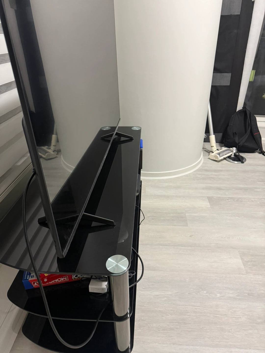 Black Glass TV Stand - photo 5