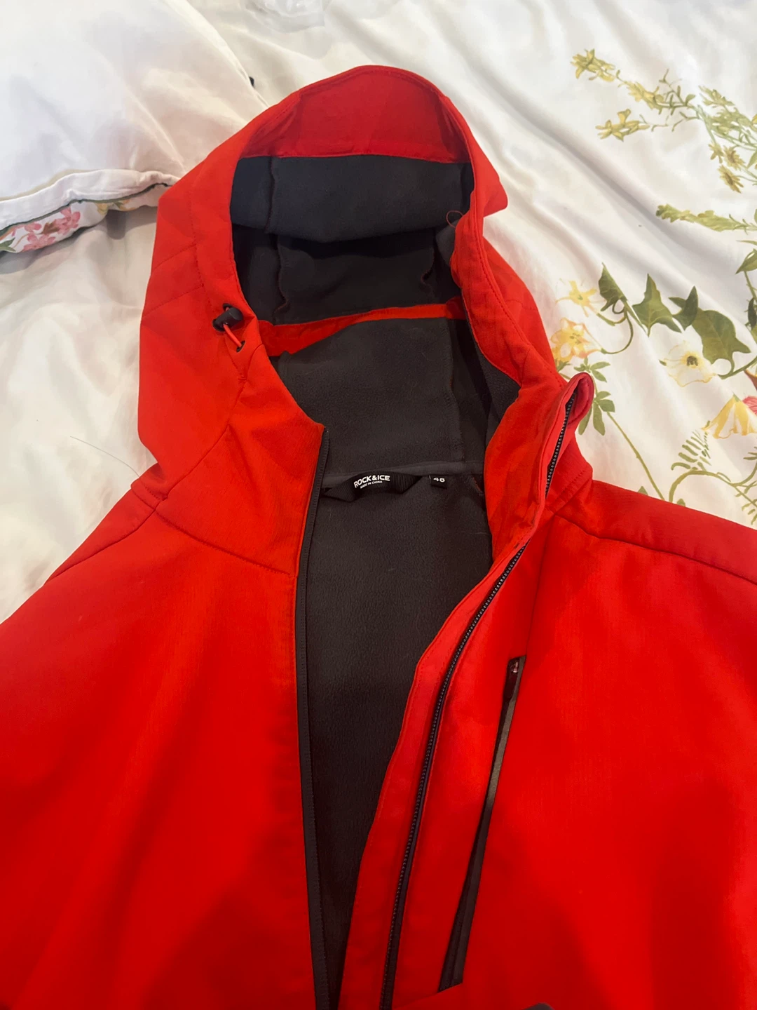 Red Rock & Ice Jacket - Size Medium - photo 2
