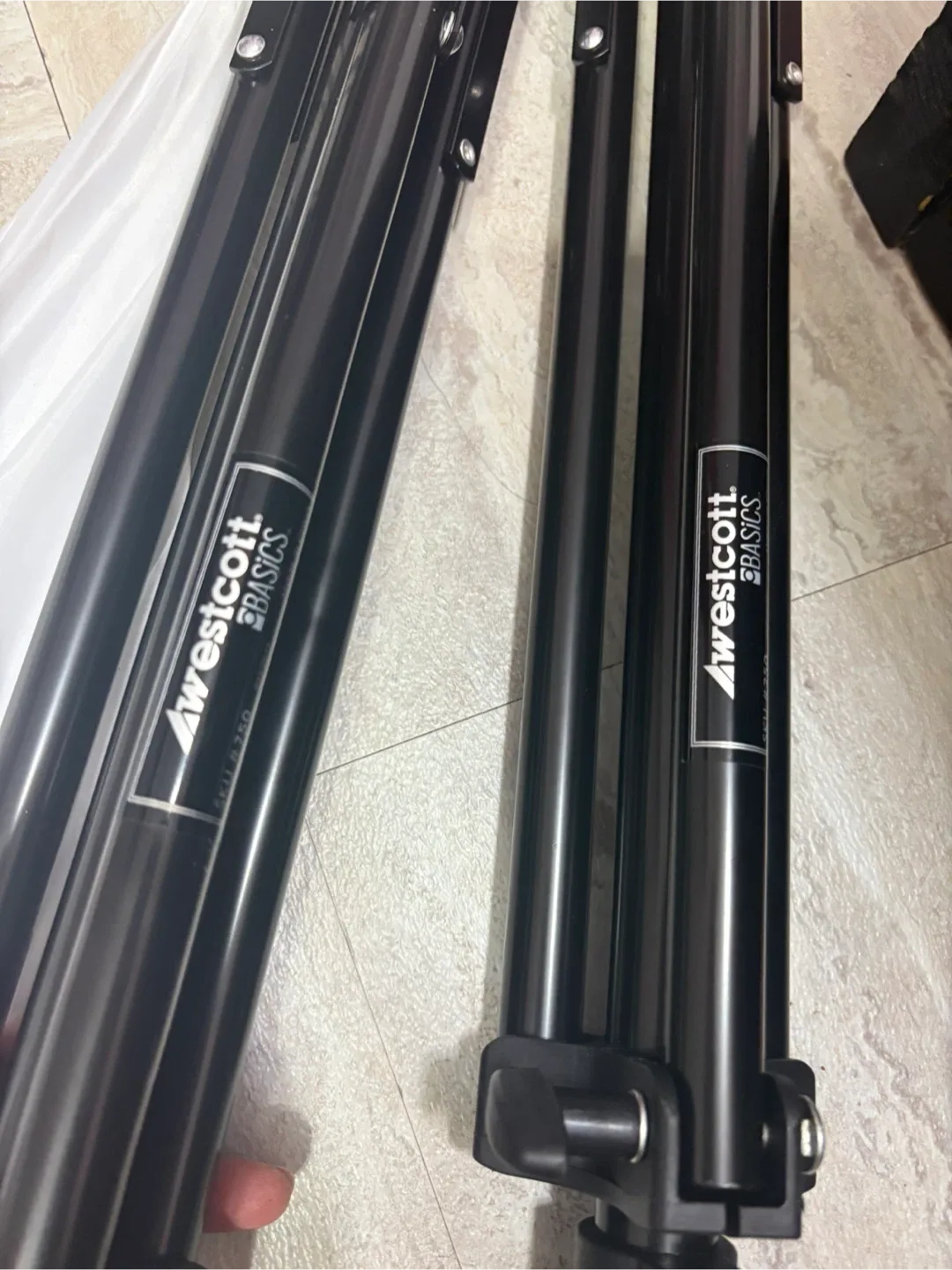 Westcott Daylight-Balanced LED Lamp & Basics Kit image indicator(9)