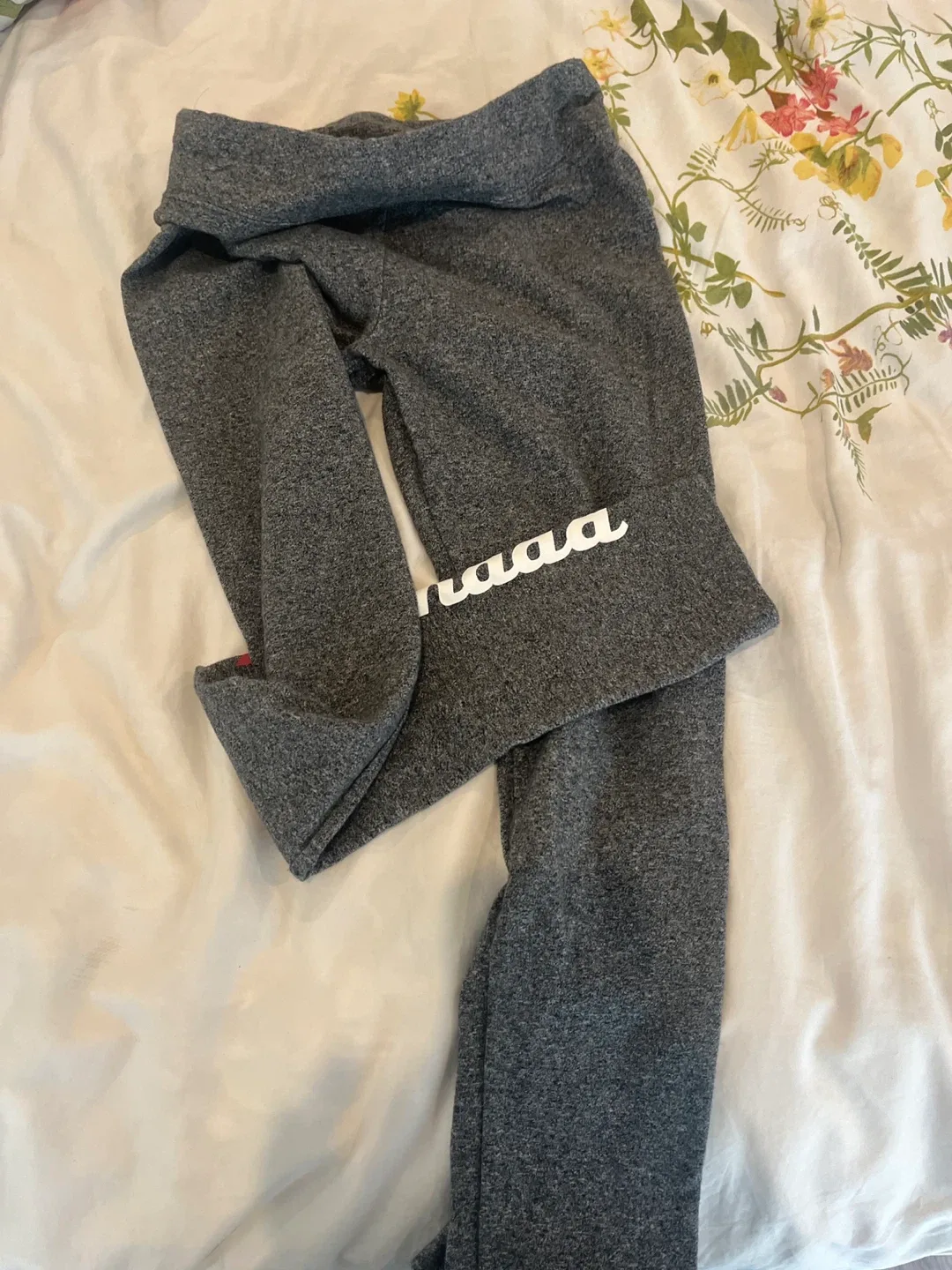 Canadiana XL/TG Grey Leggings image indicator(2)