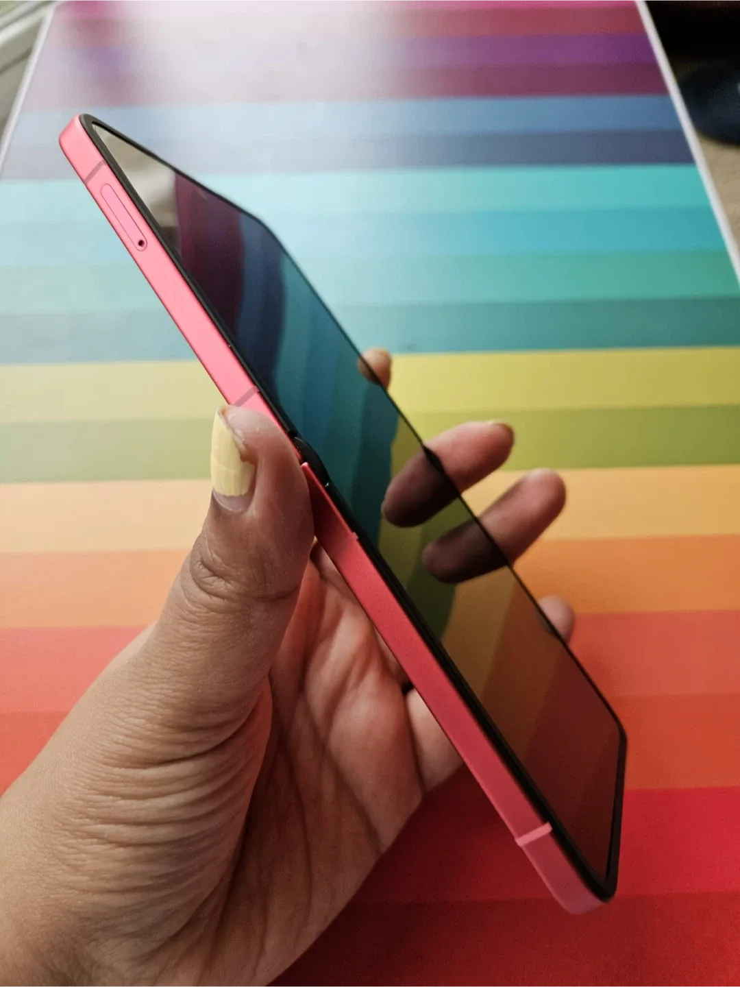 Brand New!-Samsung Galaxy Z Flip 7 – 256GB – Coral🌷✨ image indicator(4)