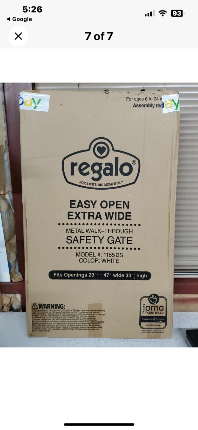 New In Box - Regalo Baby or Dog Gate - 1 or 2 image indicator(3)