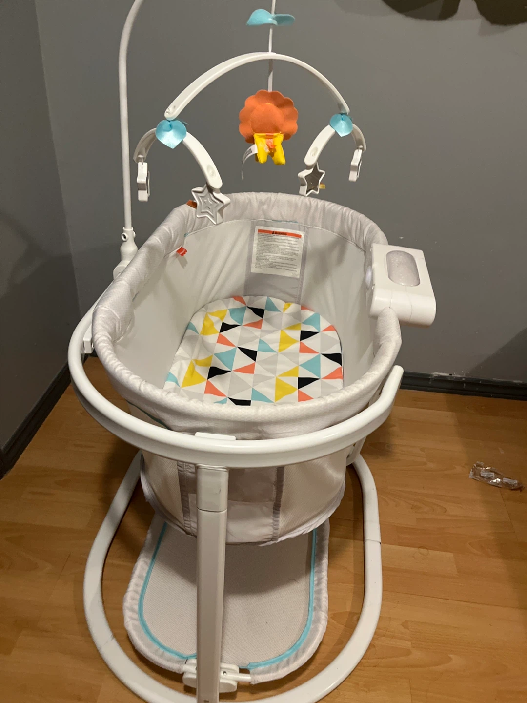 Fisher-Price Soothing Motions Bassinet - White