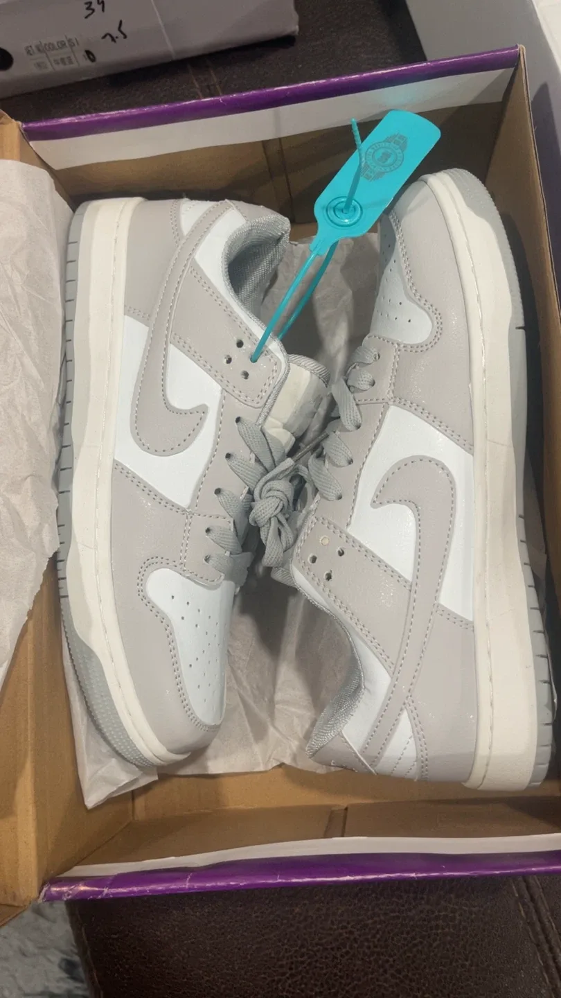 Nike SB Dunk Low Grey/White Size 37, 40 and 41 unisex image indicator(3)