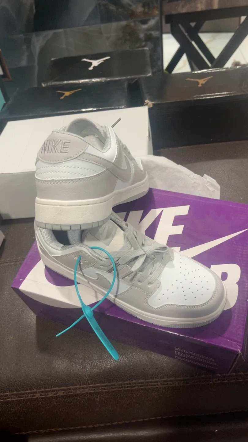 Nike SB Dunk Low Grey/White Size 37, 40 and 41 unisex image indicator(6)