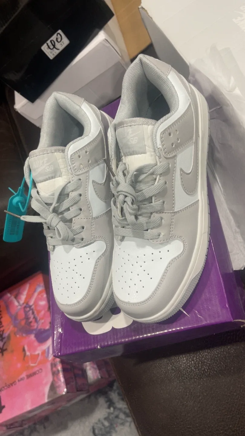 Nike SB Dunk Low Grey/White Size 37, 40 and 41 unisex image indicator(7)