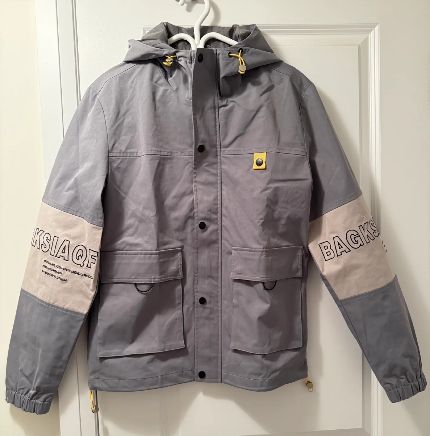 Brand new snow Jacket Size S