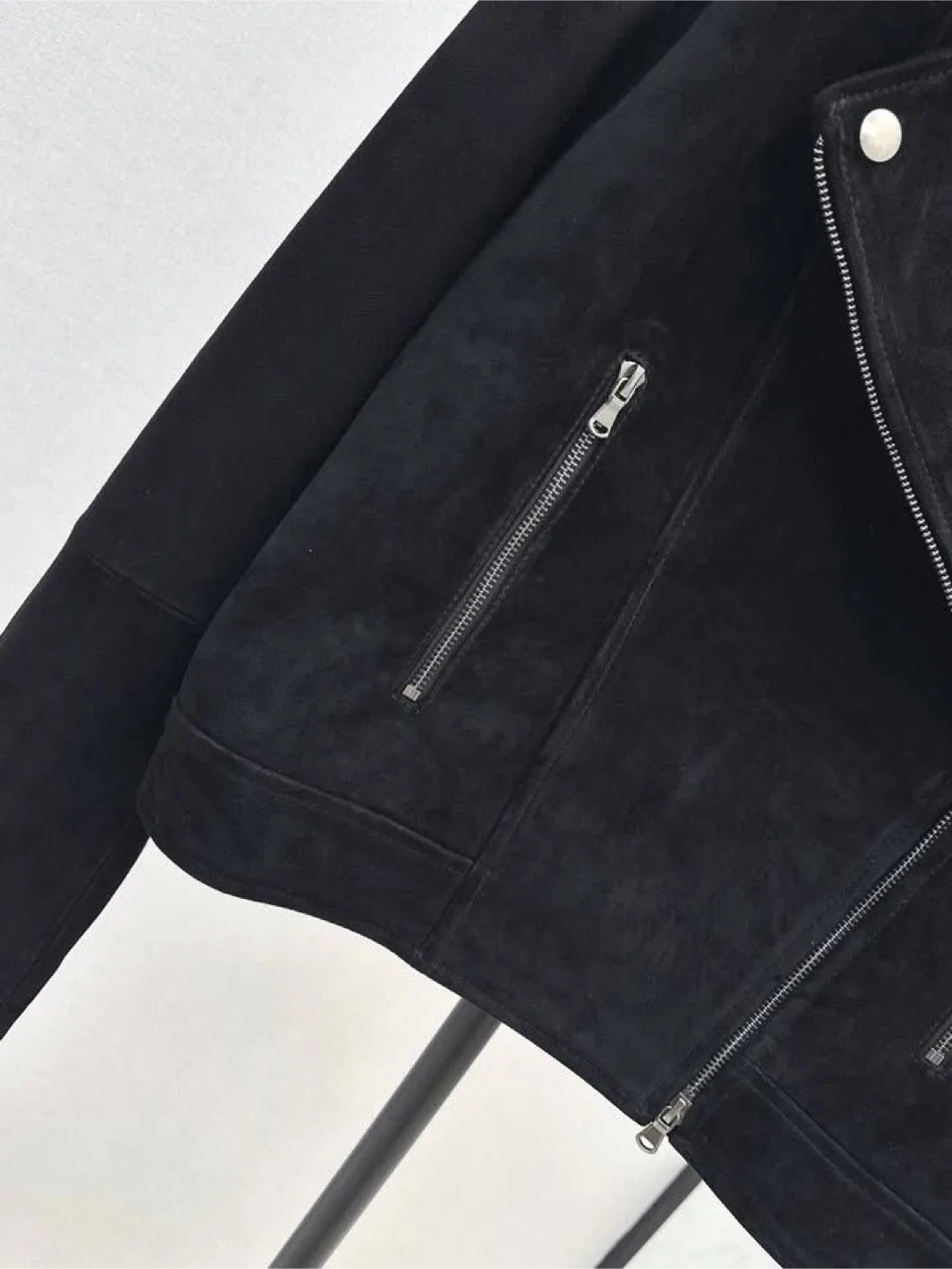 Stylish Genuine Suede Jacket – Size S (Brand New) image indicator(3)