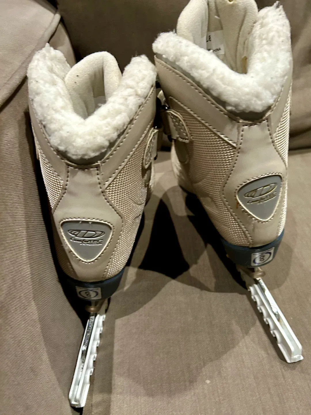 Dominion Comfort Tec Ice Skates - Size 8 image indicator(3)