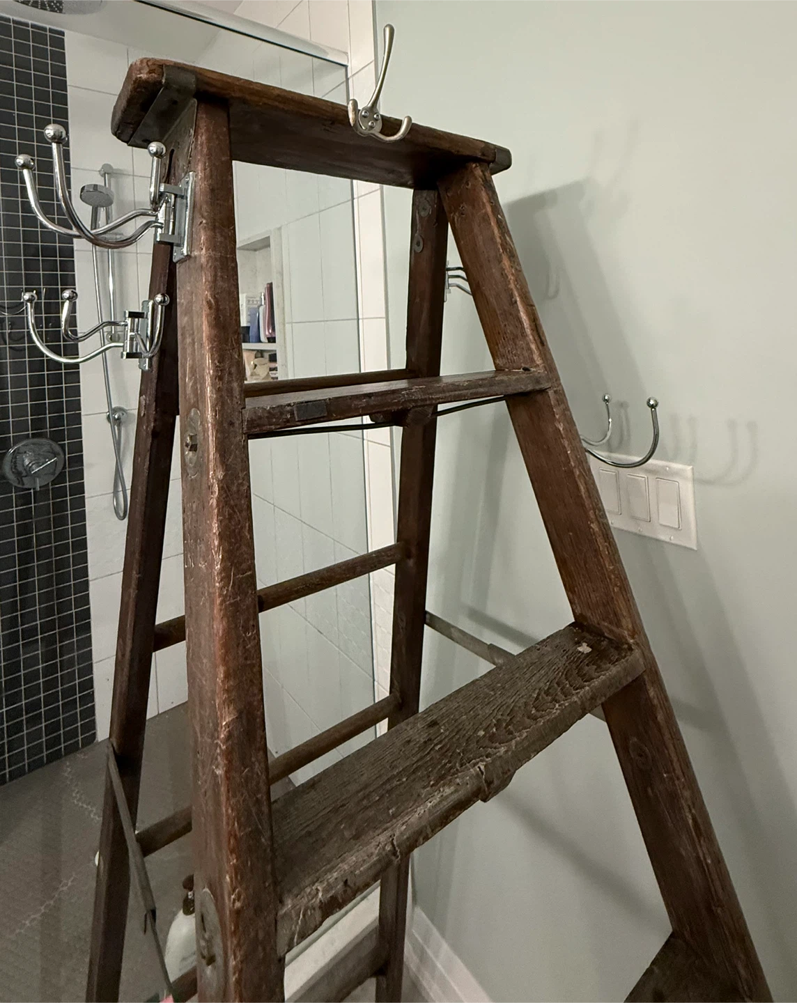 Repurposed antique wood ladder - photo 3