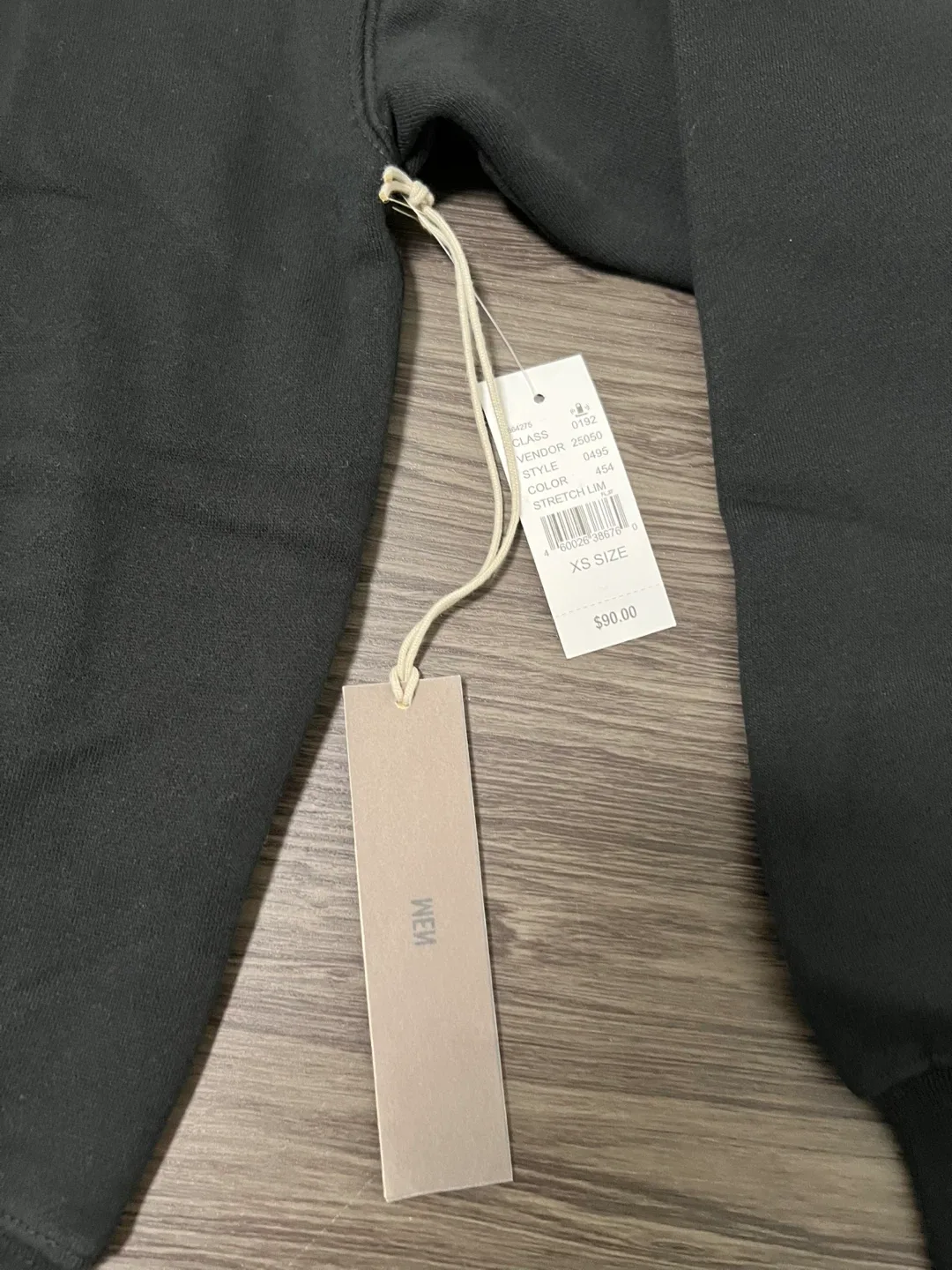 Xs essentials hoodie image indicator(2)