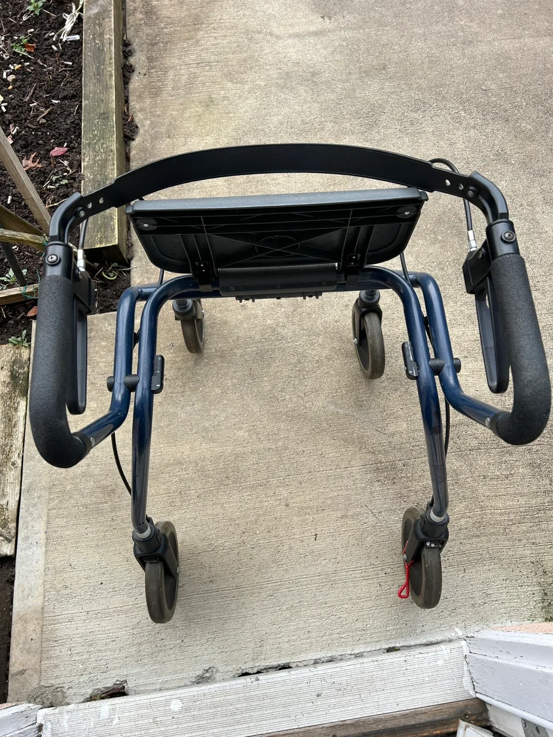 Moving Sale - Dolomite walker Blue rolling walker with seat image indicator(3)