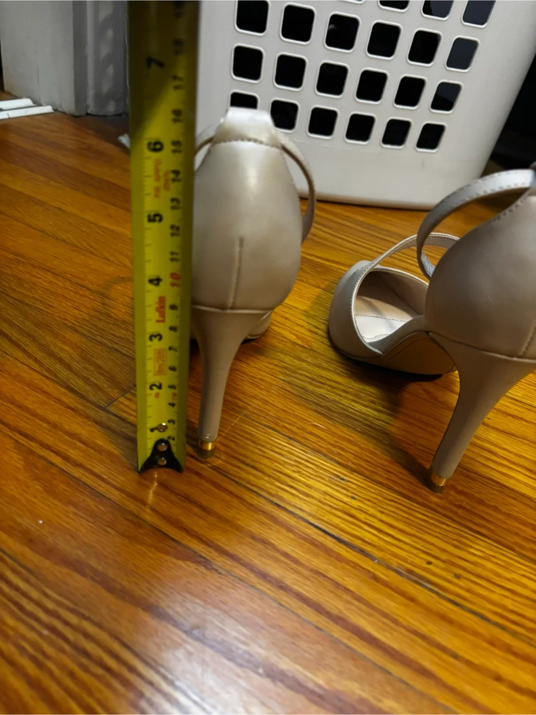 Kelly & Katie Beige Heels - Size 8 image indicator(6)