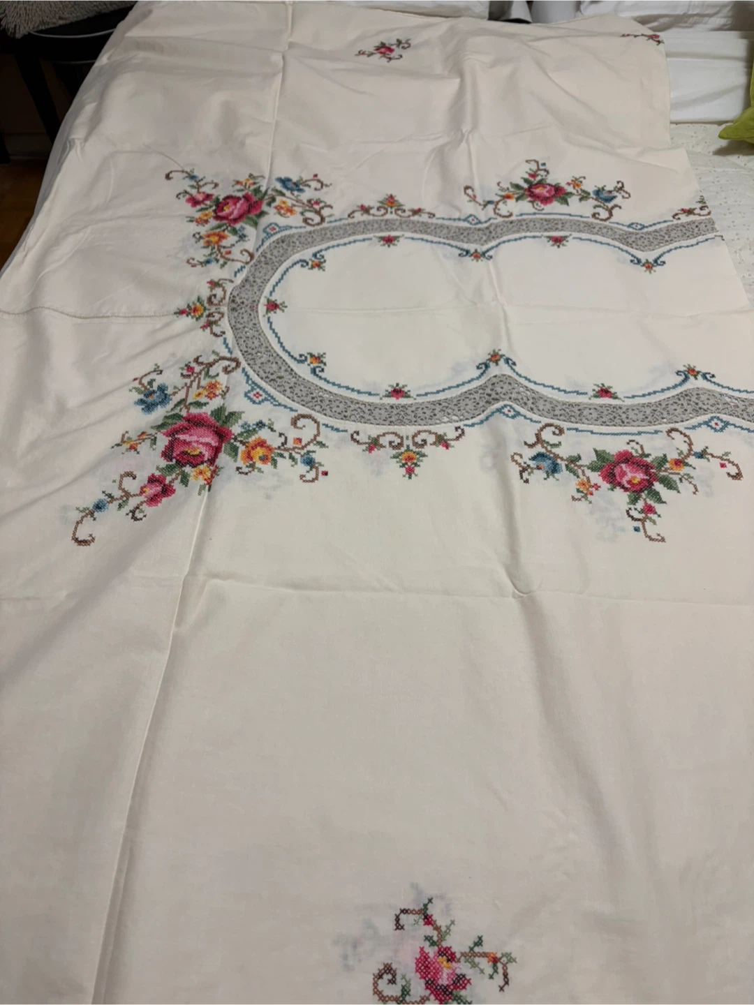 Pending - Handmade Cross Stitch Tablecloth & Napkins - photo 4