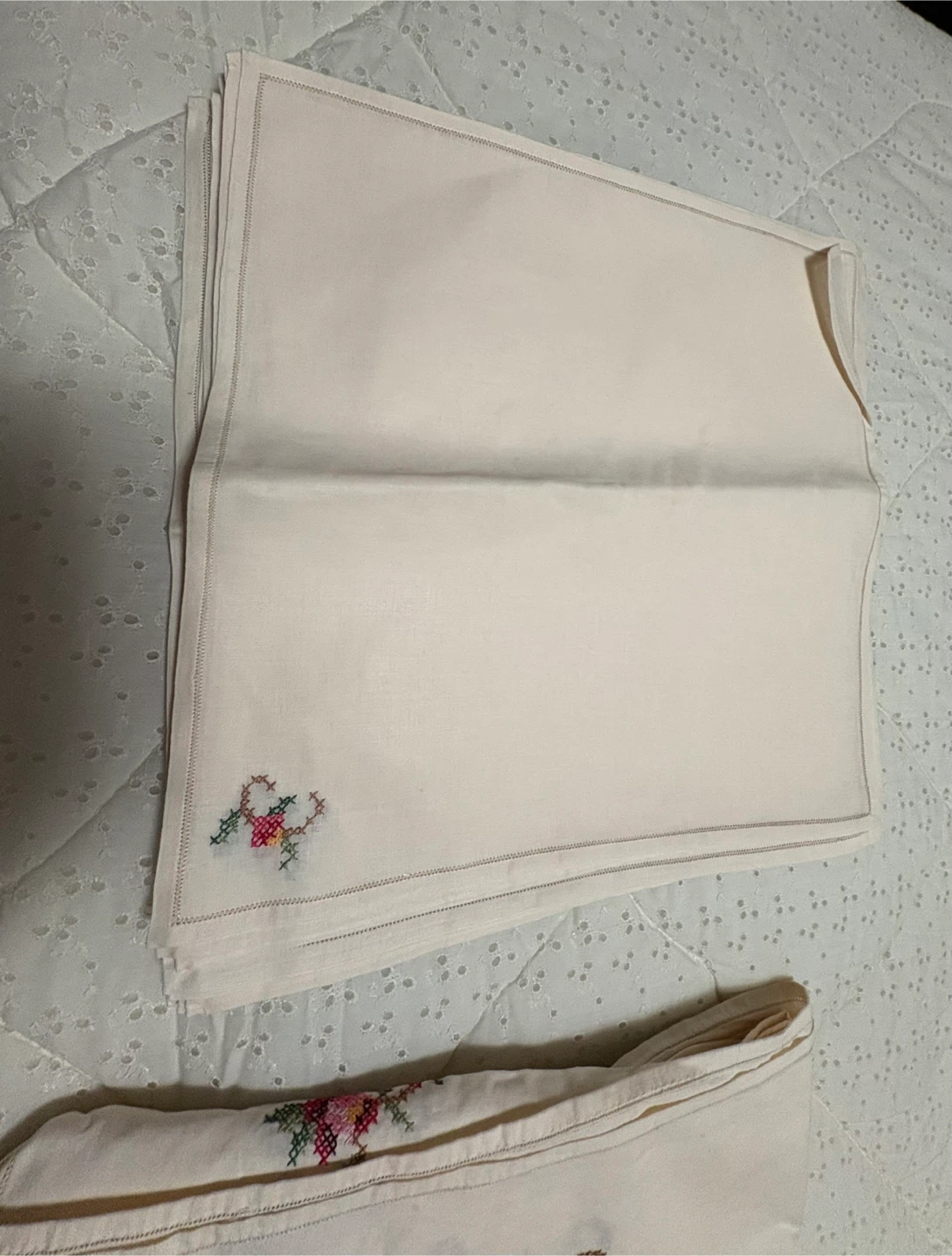 Pending - Handmade Cross Stitch Tablecloth & Napkins - photo 5