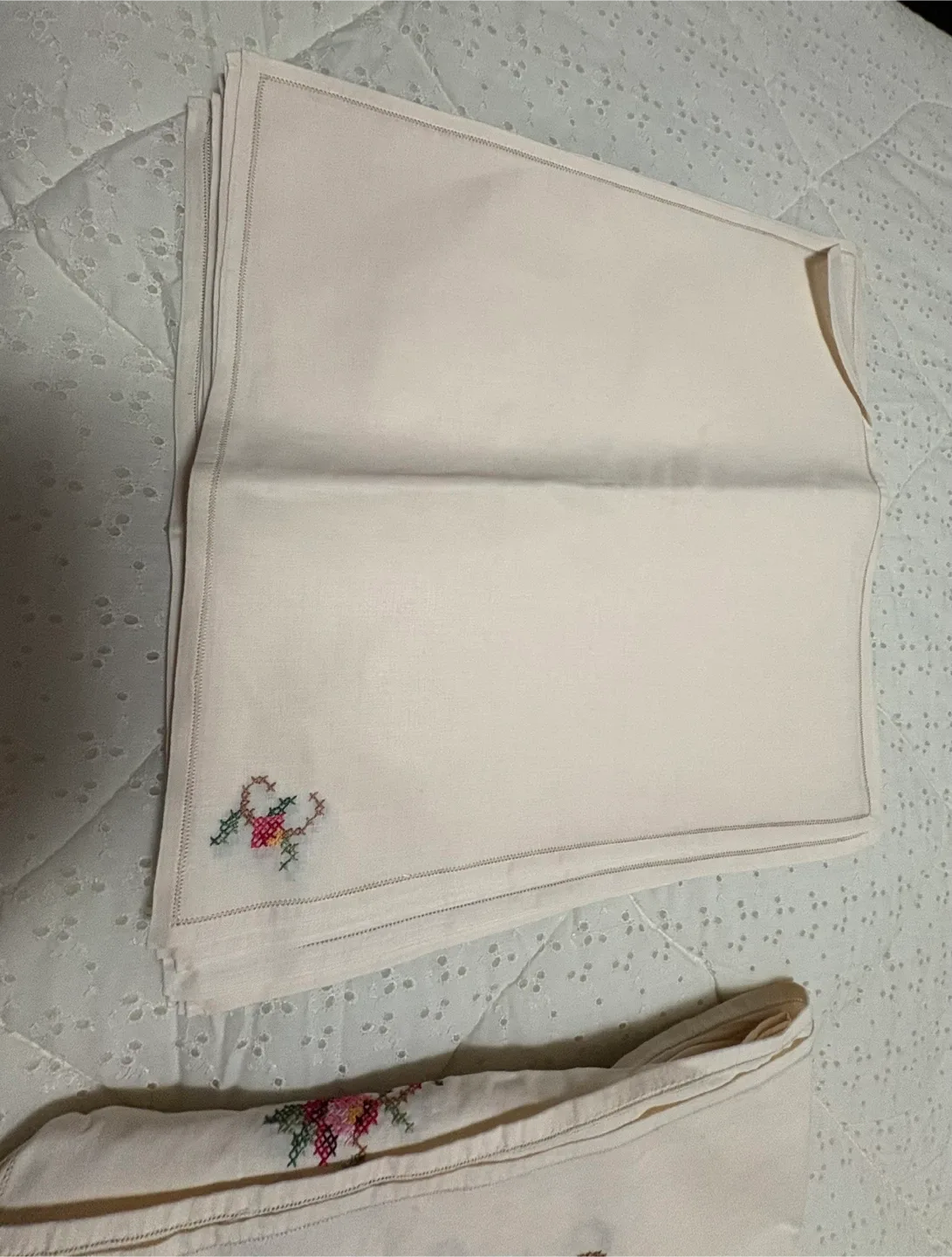 Handmade Cross Stitch Tablecloth & Napkins image indicator(5)