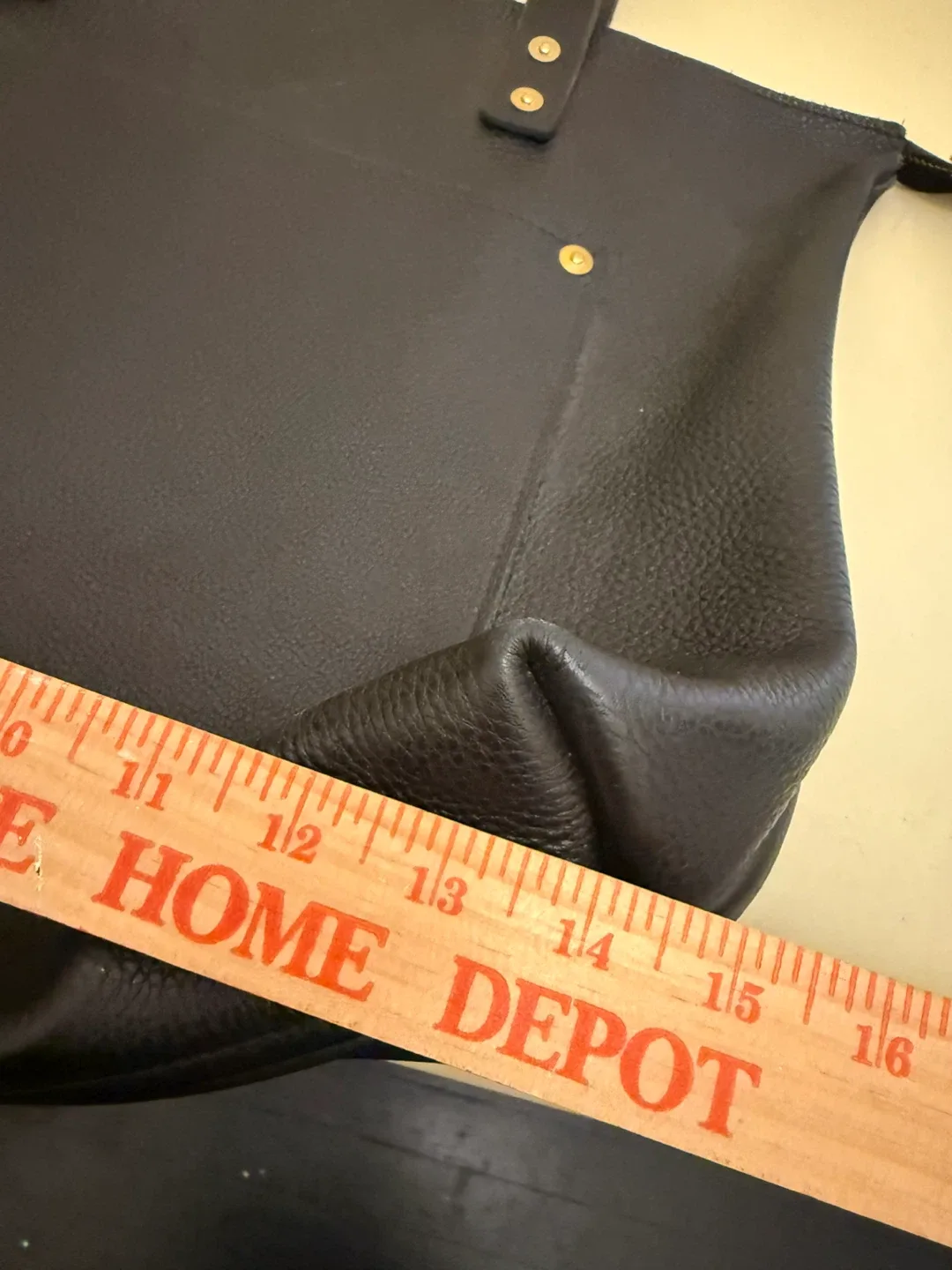 Lifetime leather co handbag image indicator(4)