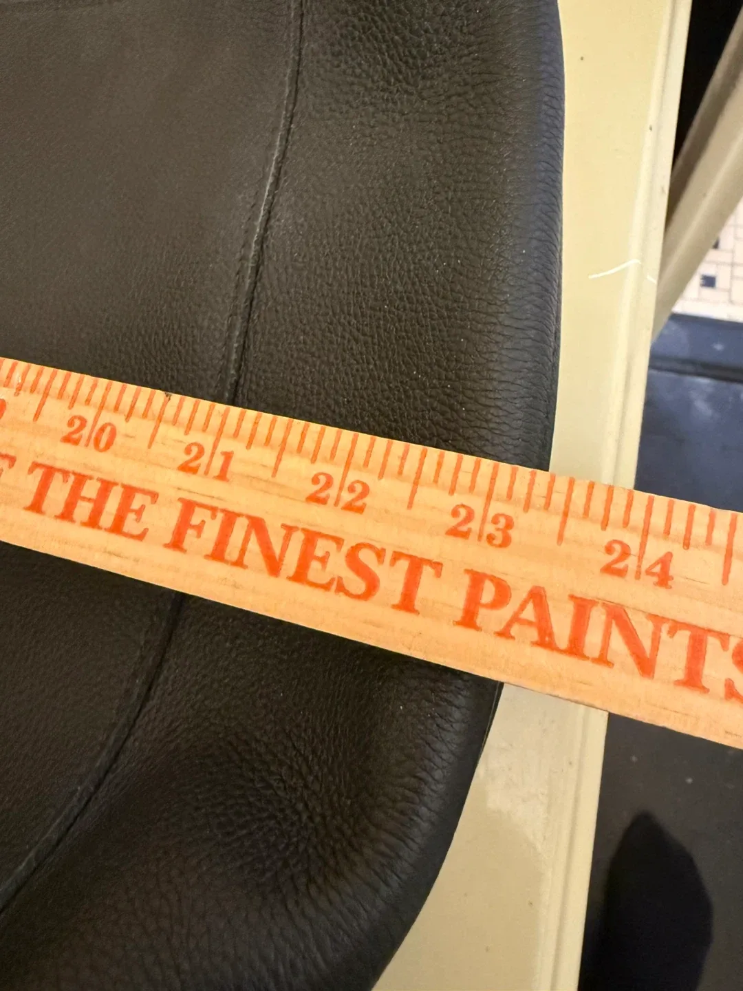 Lifetime leather co handbag image indicator(3)