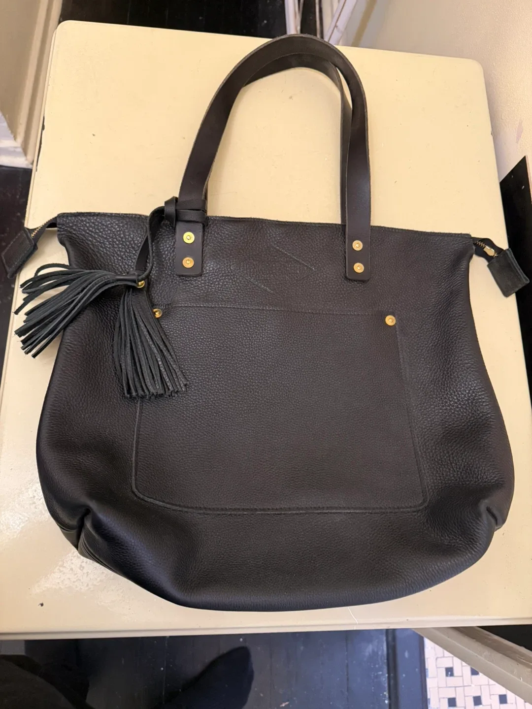 Lifetime leather co handbag