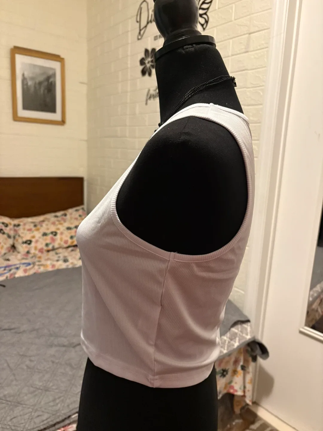 Shein White Tank Top - Size L image indicator(3)