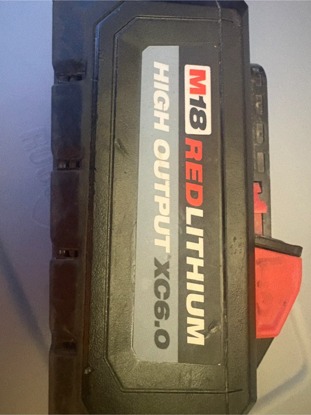 Milwaukee M18 REDLITHIUM XC6.0 Battery image indicator(5)