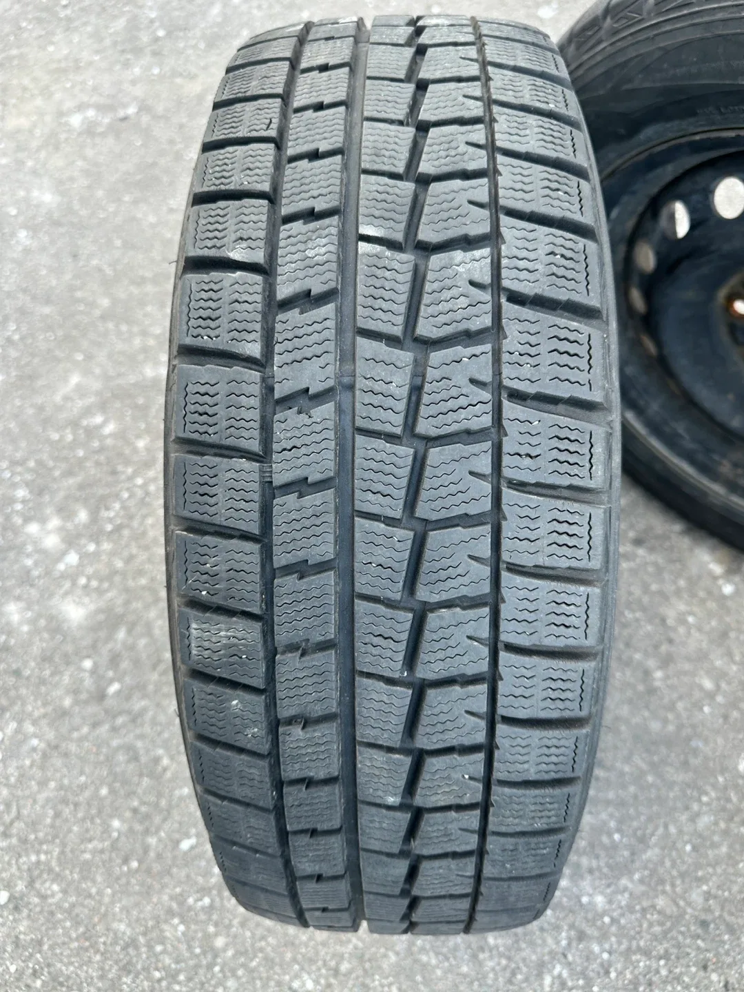 Dunlop Winter Tires - Set of 4 image indicator(3)