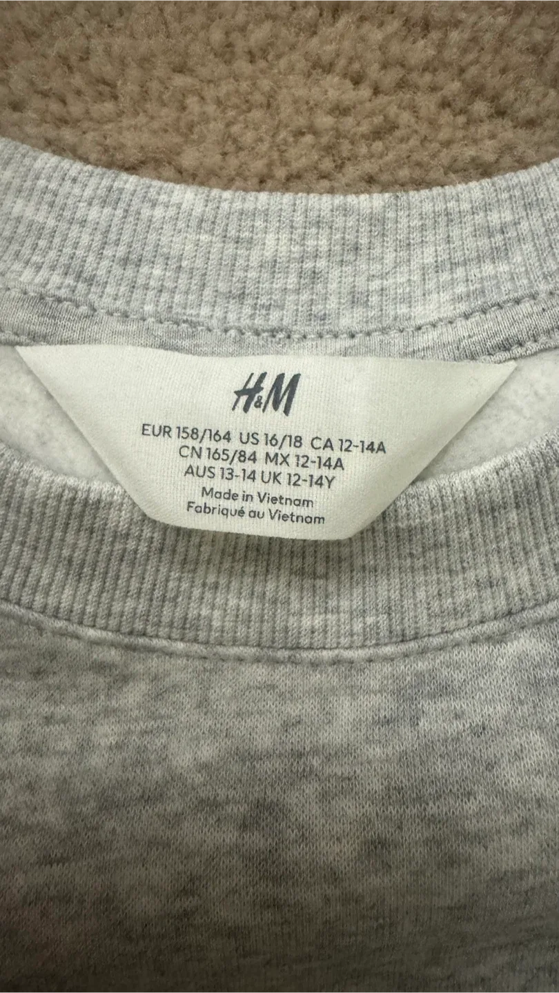 NEW H&M Grey Sweatshirt - Size 12-14 image indicator(2)