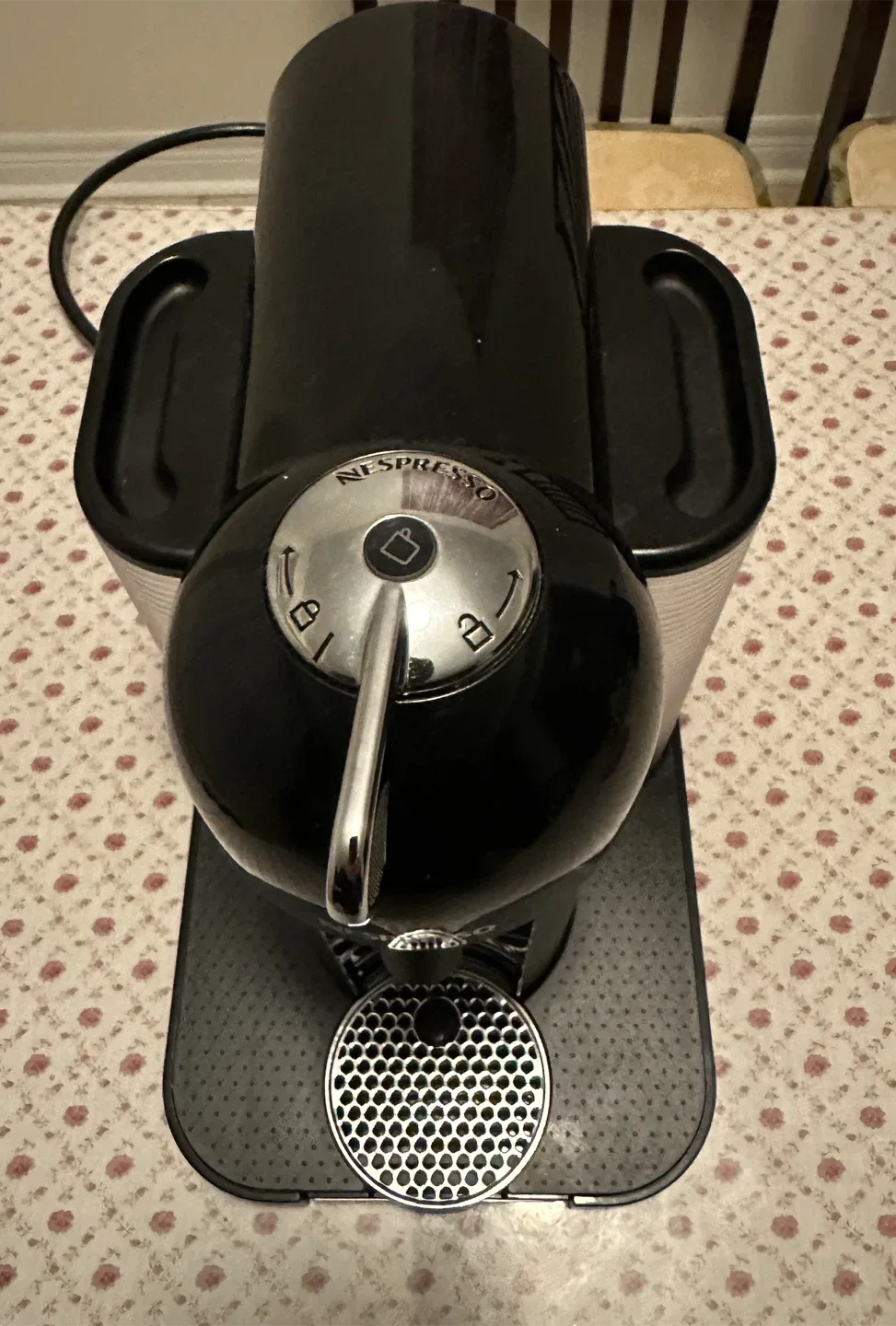 Nespresso Vertuo Coffee Machine - Black image indicator(4)