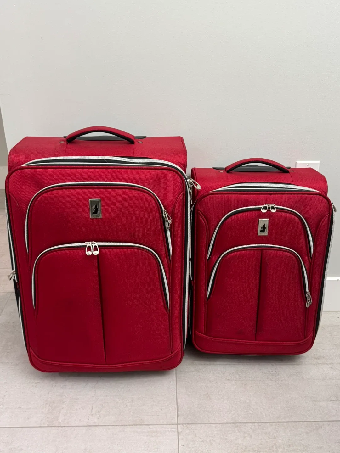 2 Pc London Fog Red Luggage Set