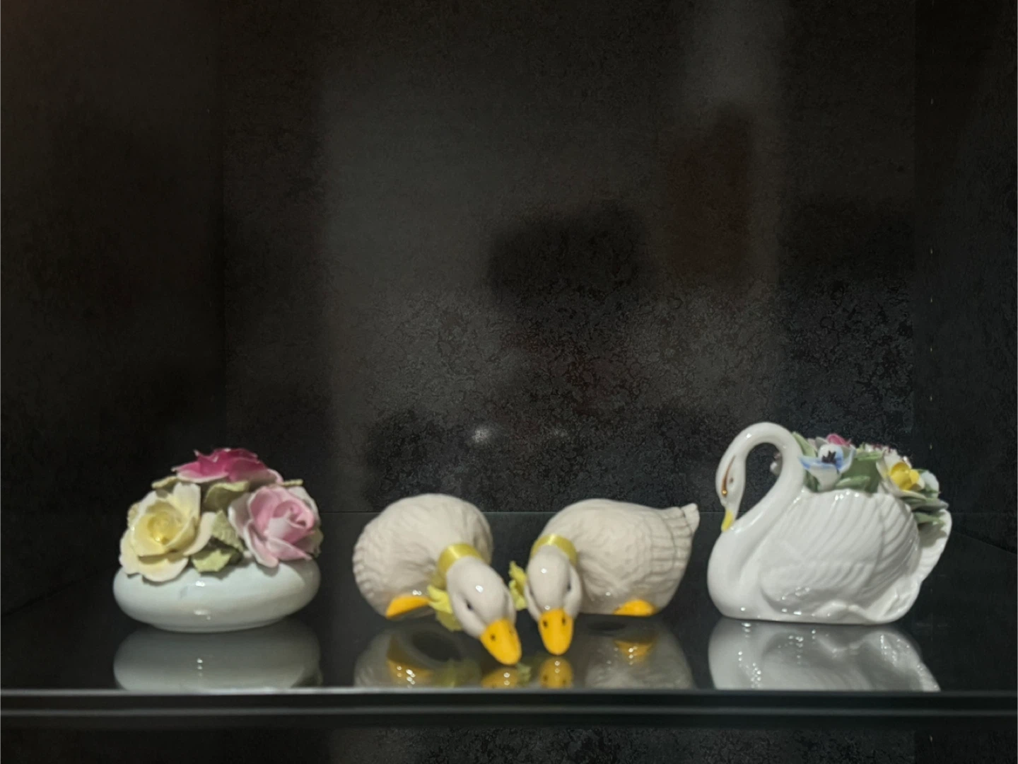 Vintage Swan Figurines - photo 2