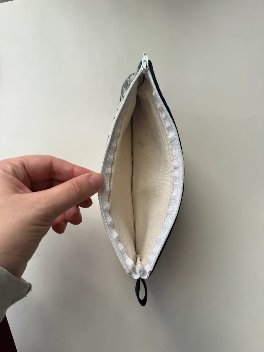 Fabric pencil / makeup case image indicator(3)