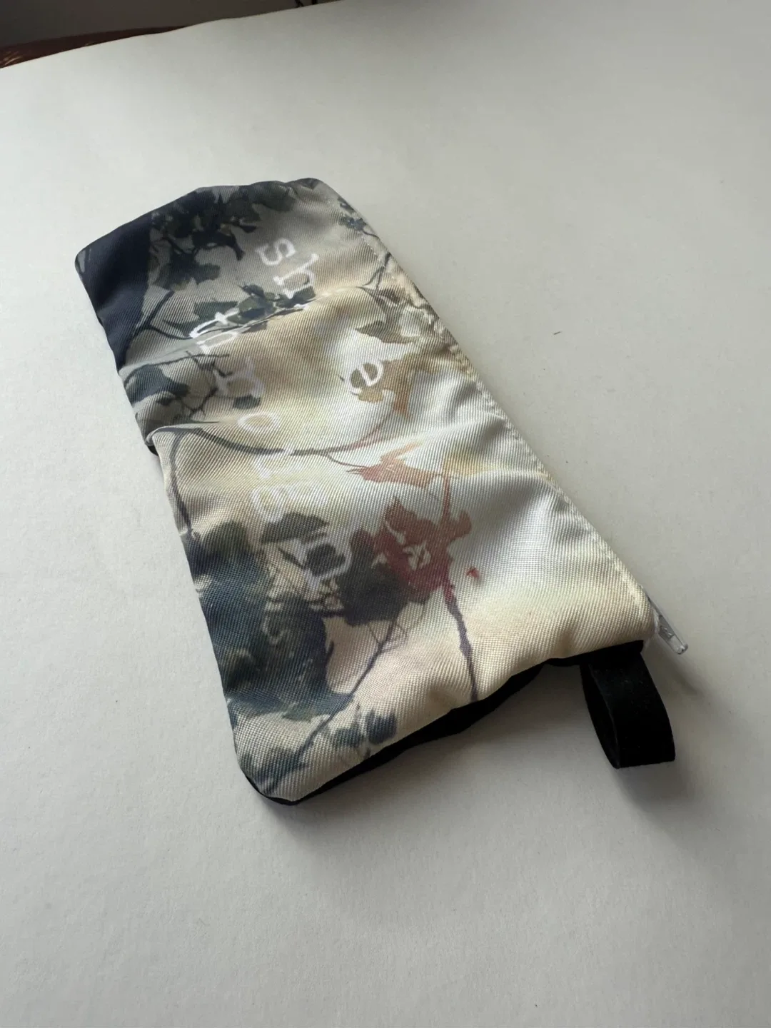 Fabric pencil / makeup case image indicator(2)