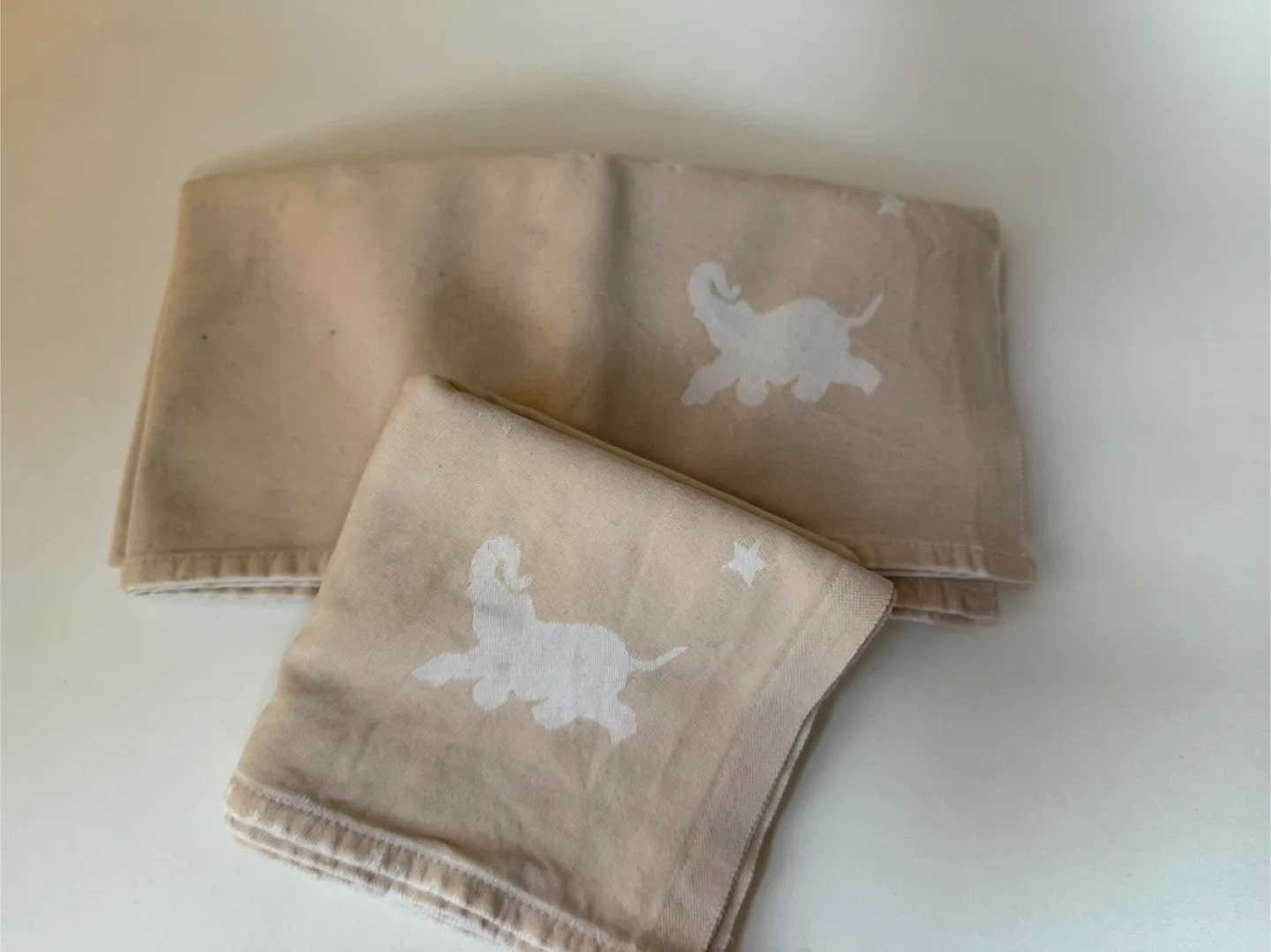 Two Vij’s cloth napkins