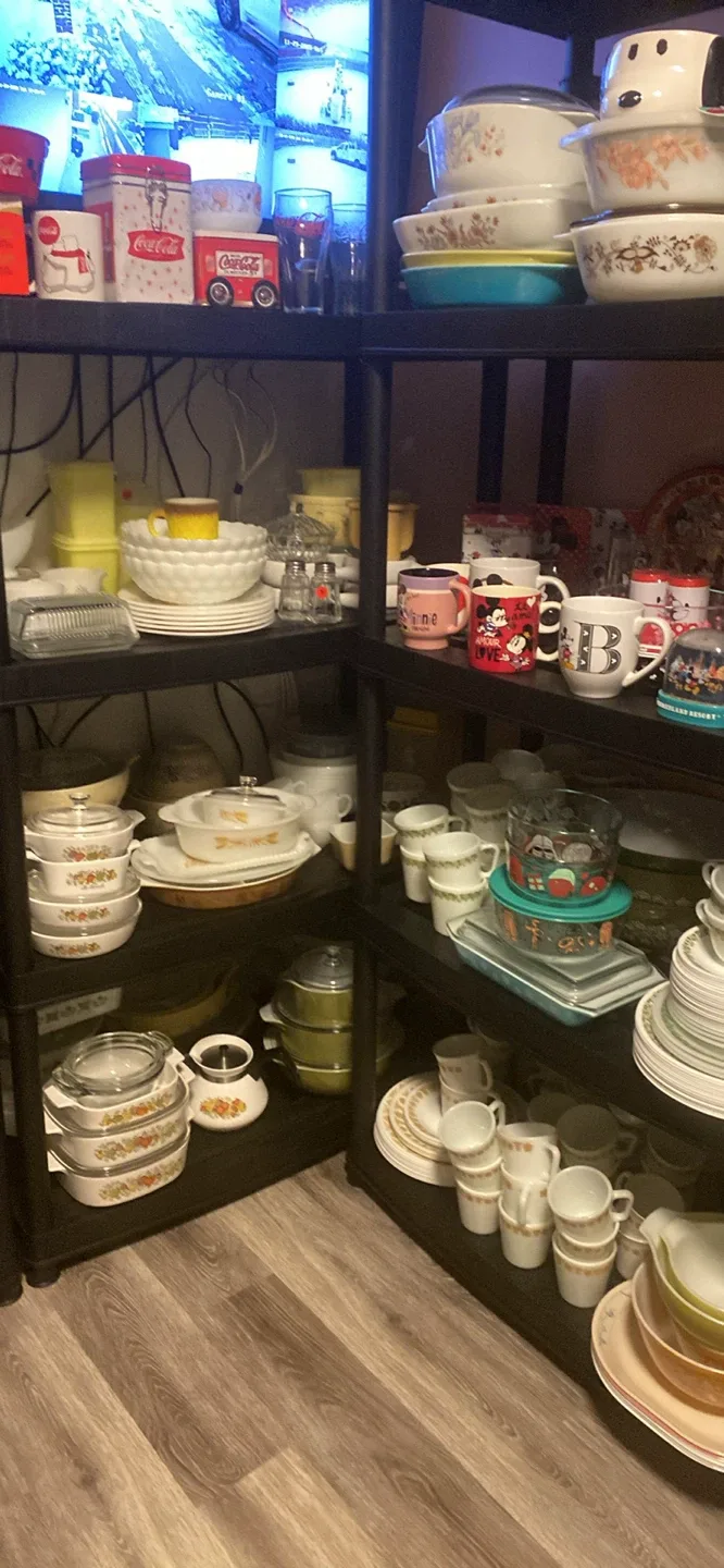 Pyrex, FireKing, Anchor Hocking, Tupperware, Coca Cola & MORE! image indicator(2)