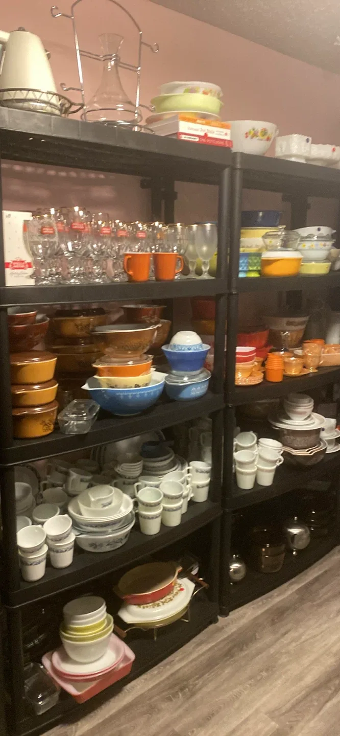 Pyrex, FireKing, Anchor Hocking, Tupperware, Coca Cola & MORE! image indicator(3)