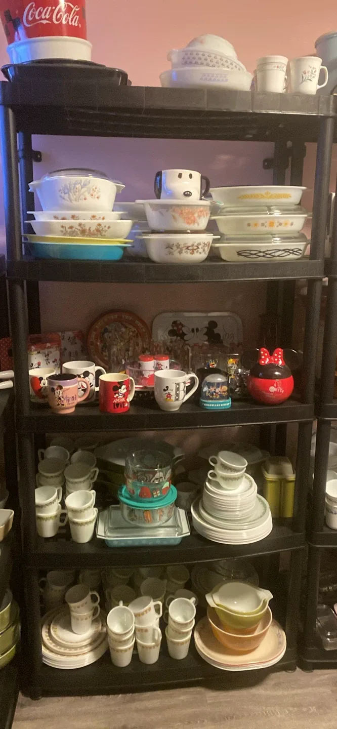 Pyrex, FireKing, Anchor Hocking, Tupperware, Coca Cola & MORE! image indicator(4)