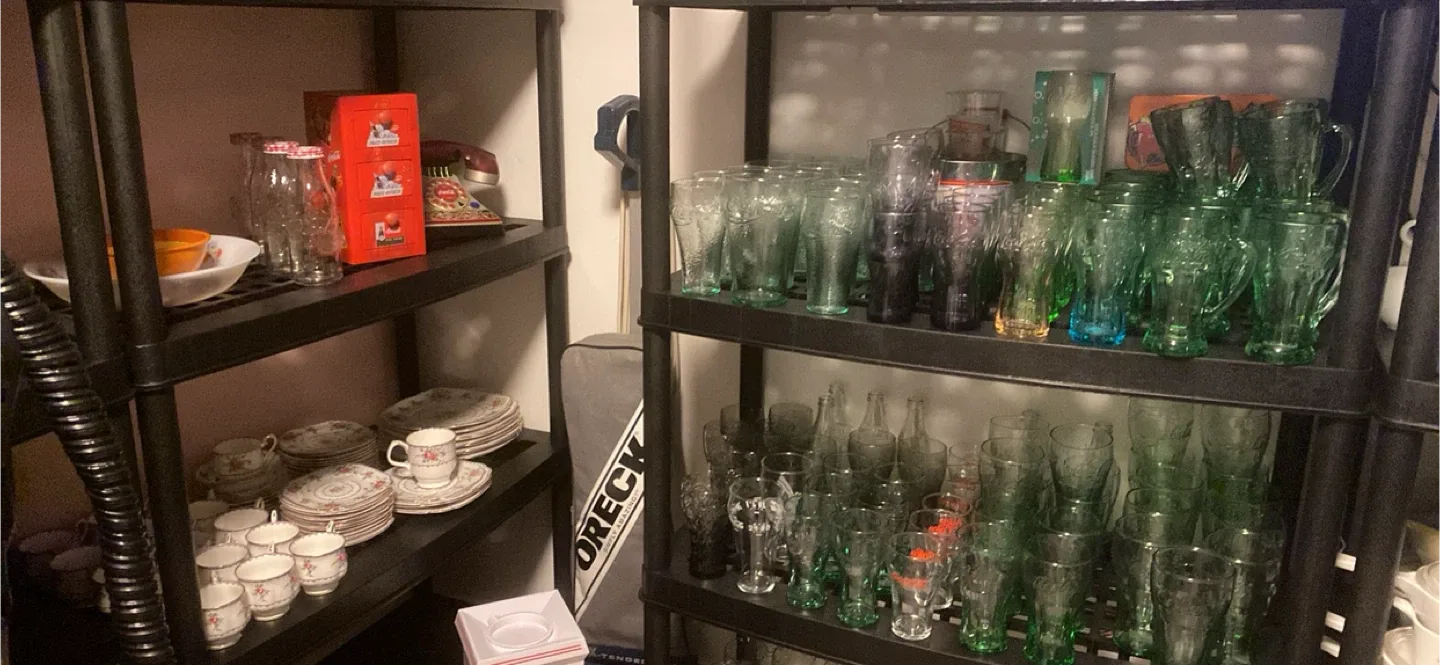 Pyrex, FireKing, Anchor Hocking, Tupperware, Coca Cola & MORE! image indicator(10)