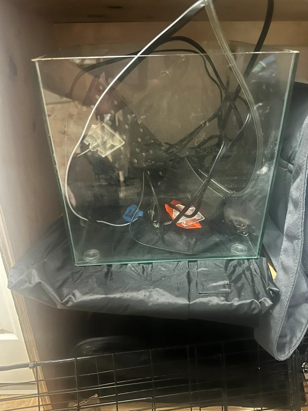 NaNo Tank Aquarium ( 3 Gallon )